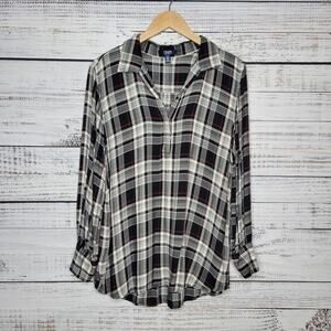 Chaps V-Neck Popover Long Sleeve Plaid Tunic with Curved Hem | Large